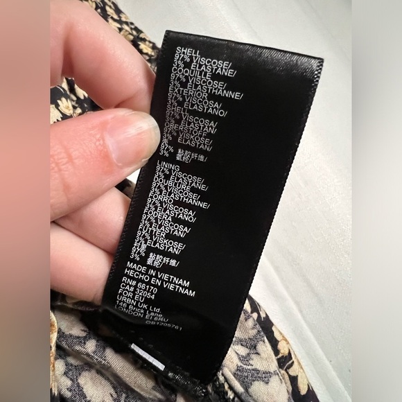 Urban Outfitters Tea Time Black and Yellow Floral Plunging Romper XS - Picture 13 of 15